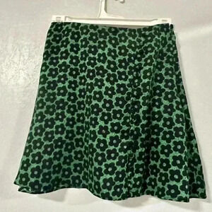 159. Urban Outfitters Women's Green and Black Skirt